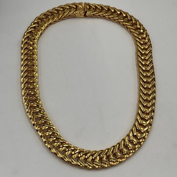 Ciner Authentic Vintage Polished Herringbone Wheat Link Heavy Chain Necklace - Picture 6 of 10